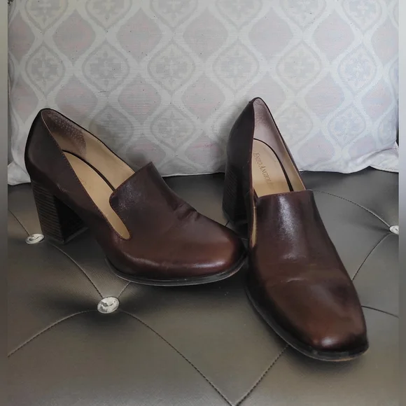 Enzo Angiolini Brown Leather Loafers with Bow Detail Enzo Angiolini | Shoes | Ladies Enzo Angiolini Brown Leather  main image 2